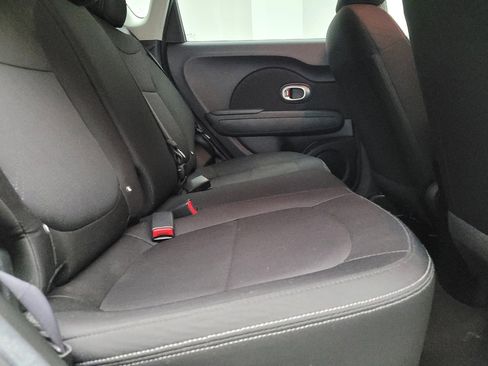 Used 2016 Kia Soul FWD image 19