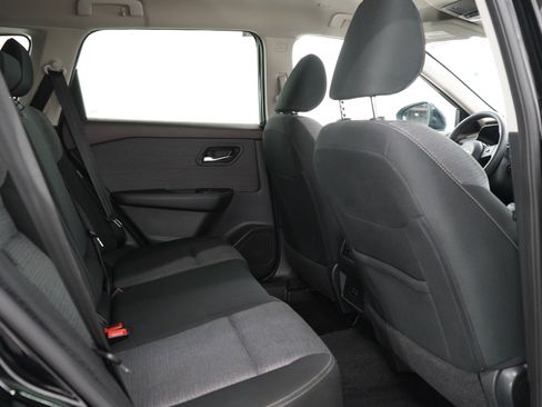 Used 2023 Nissan Rogue SV AWD/4WD image 13