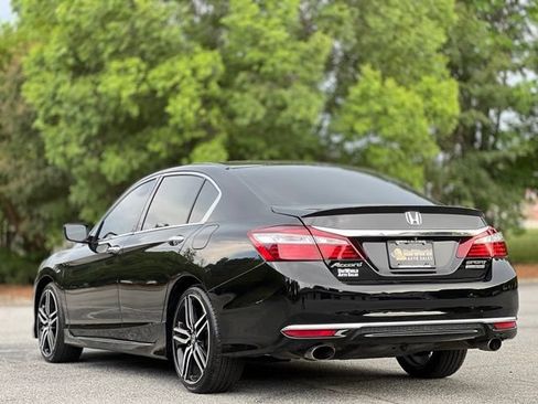 Used 2017 Honda Accord Sport Special Edition image 7