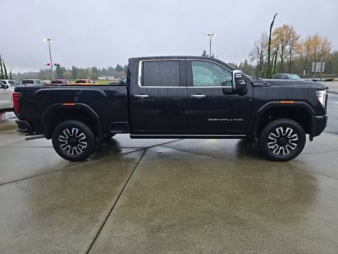 Used 2024 GMC Sierra 3500 Denali Ultimate image 7
