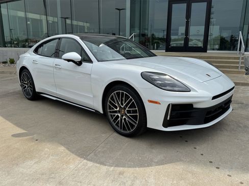 New 2025 Porsche Panamera 4 image 9
