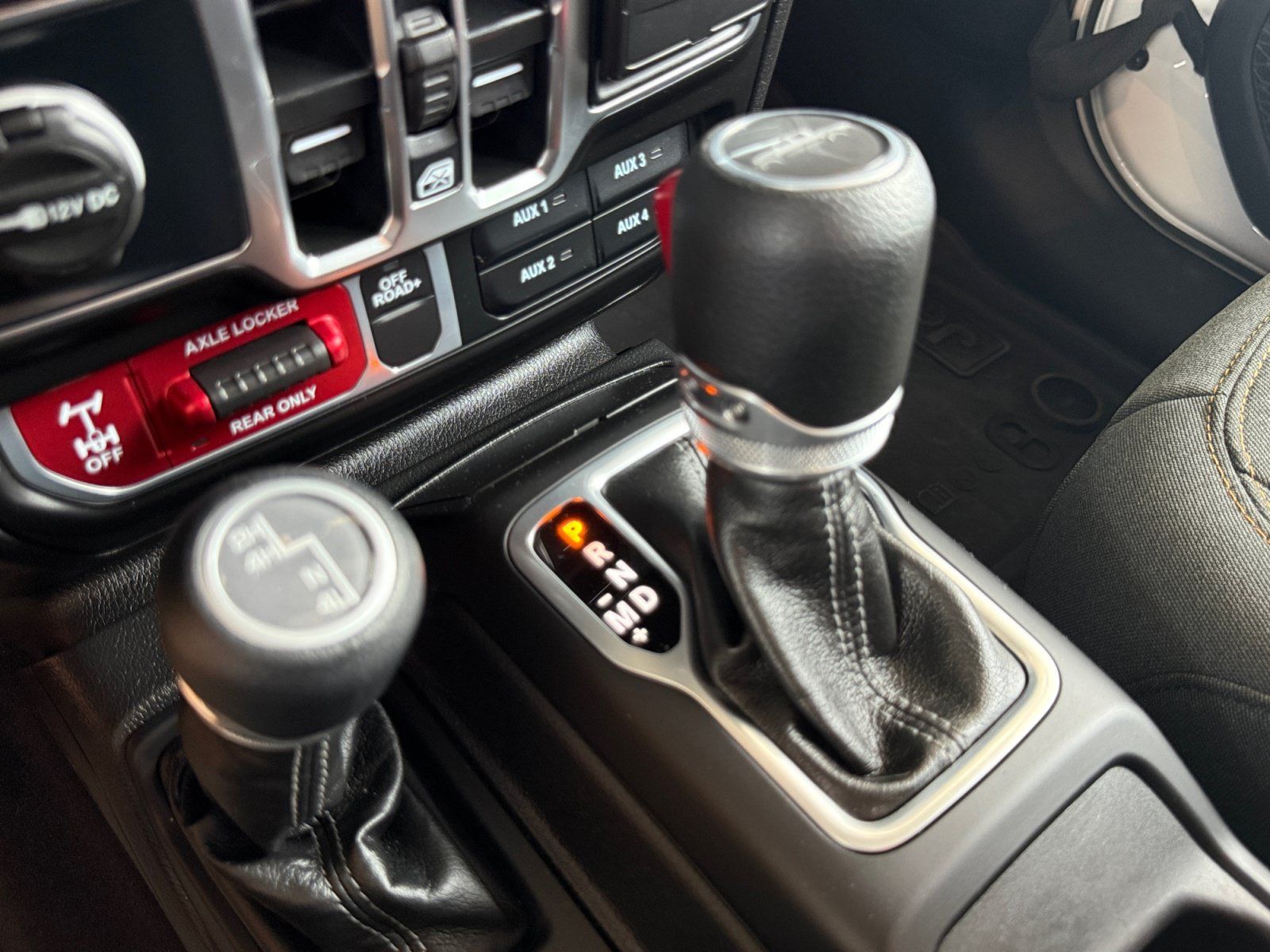 Used 2025 Jeep Gladiator Sport AWD/4WD image 24