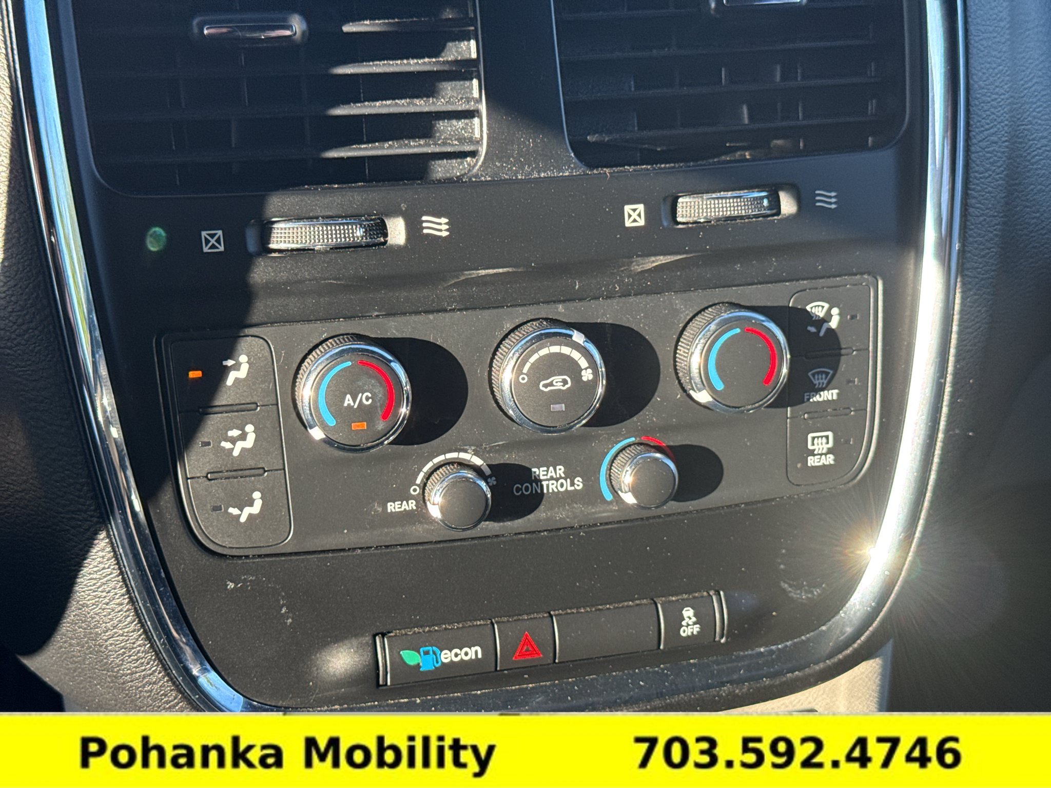 Used 2017 Dodge Grand Caravan SXT FWD image 5