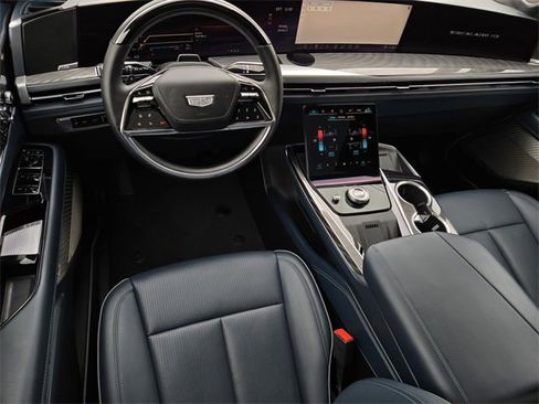 Used 2025 Cadillac Escalade IQ Sport 2 w/ LPO, ONYX Package image 19