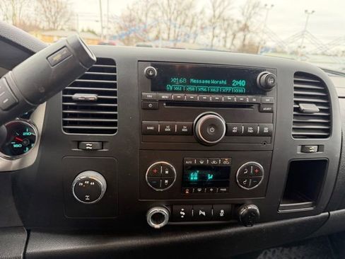 Used 2013 GMC Sierra 2500 SLE w/ SLE Preferred Package image 8