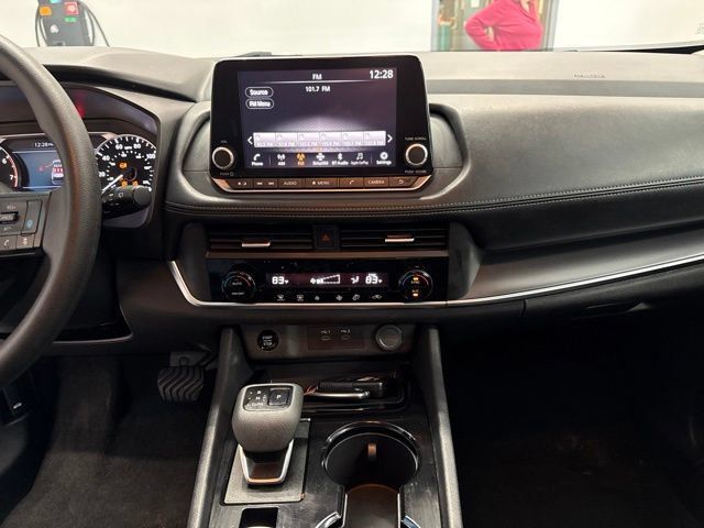 Used 2024 Nissan Rogue SV AWD/4WD image 28