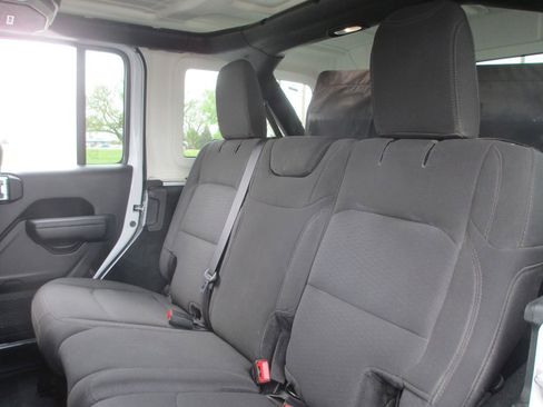 Used 2023 Jeep Wrangler Unlimited Sport image 19