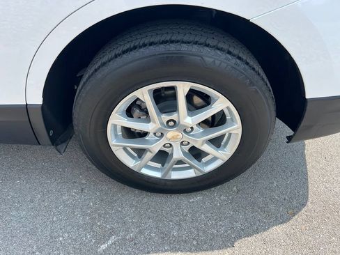 Used 2024 Chevrolet Equinox LT AWD/4WD image 16