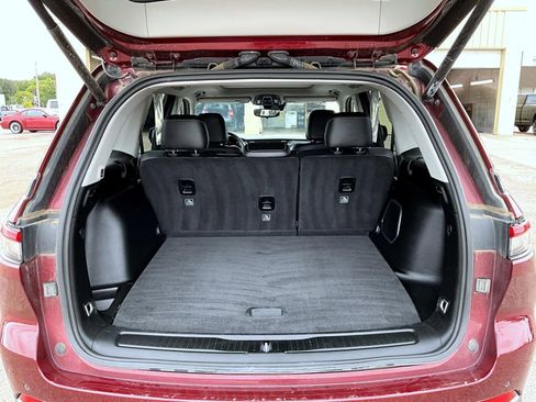 Certified 2022 Jeep Grand Cherokee Limited w/ MOPAR Finishing Package image 9