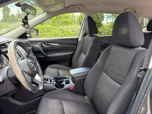 Used 2018 Nissan Rogue SV AWD/4WD image 18