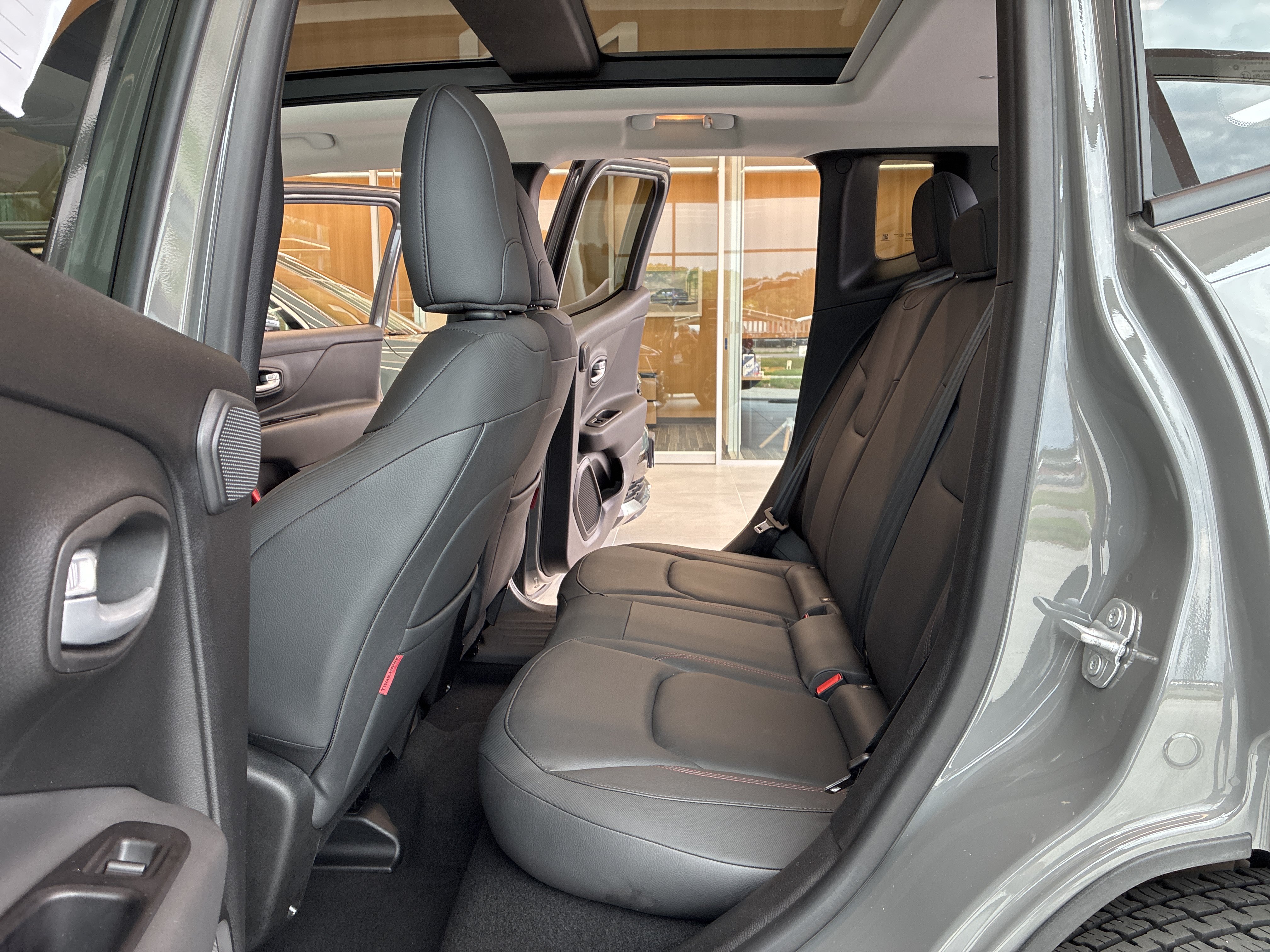 Certified 2023 Jeep Renegade Trailhawk w/ Sun/Sound Group AWD/4WD image 12