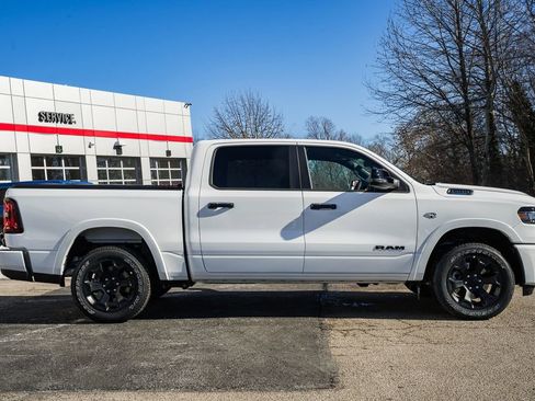 New 2026 RAM 1500 4x4 Crew Cab image 3