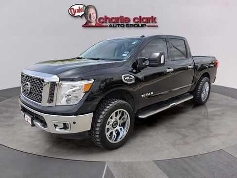 Used 2017 Nissan Titan SV RWD image 1