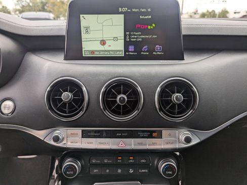 Used 2020 Kia Stinger GT2 image 19