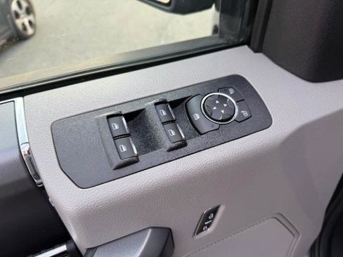 Used 2018 Ford F150 XLT w/ Equipment Group 302A Luxury image 19