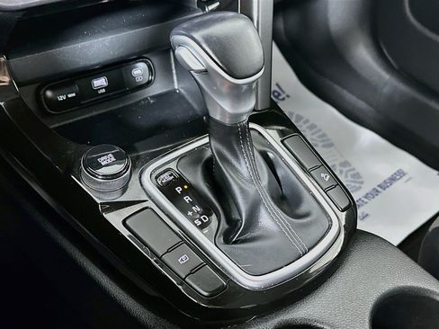 Certified 2024 Kia Seltos S FWD image 17