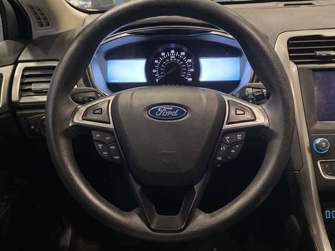 Used 2020 Ford Fusion SE image 17