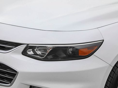 Used 2018 Chevrolet Malibu LT FWD image 8