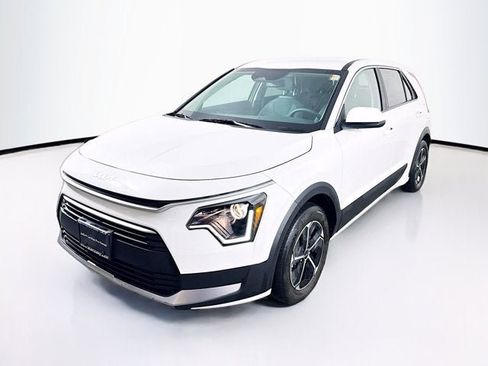 Certified 2023 Kia Niro LX image 1