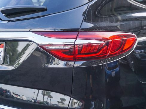 Used 2021 Buick Enclave Essence w/ Sound and Sites Package image 8