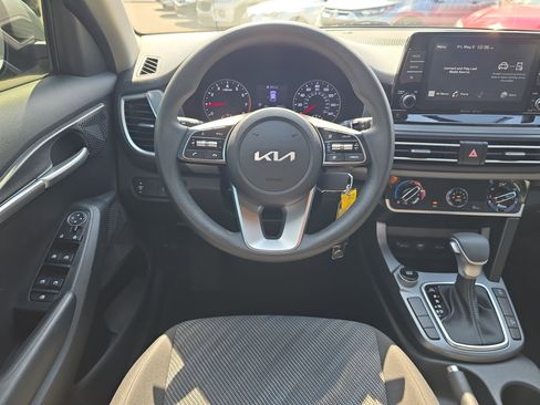 Certified 2023 Kia Seltos LX AWD/4WD image 13