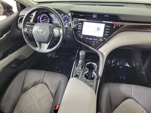 Used 2019 Toyota Camry XLE FWD image 15
