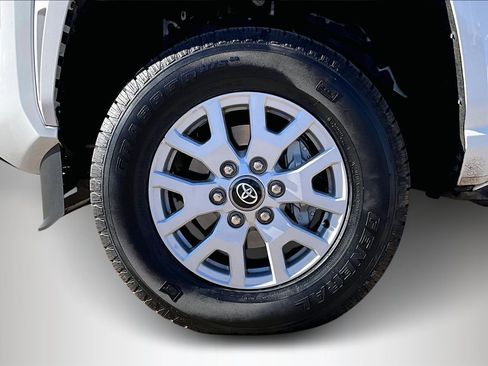 Used 2024 Toyota Tacoma SR5 image 33