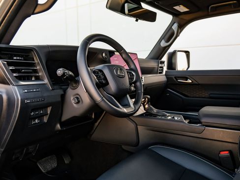 Used 2025 Lexus GX 550 550 Luxury+ HUD Traffic LIFTED w/ Accessory Package (2T) image 30