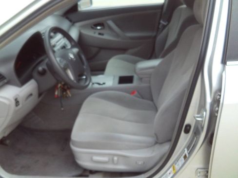 Used 2009 Toyota Camry LE image 18