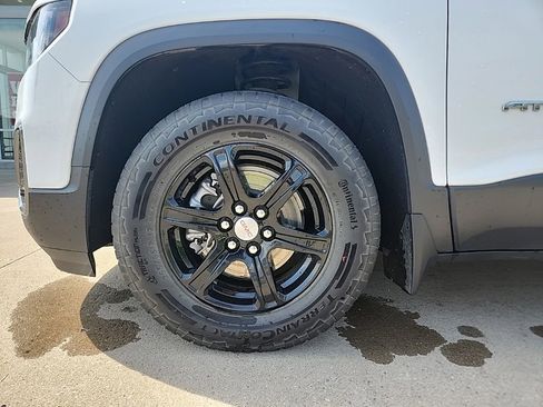 Used 2023 GMC Acadia AT4 w/ Technology Package AWD/4WD image 19