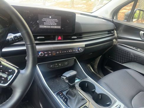 Used 2025 Kia Carnival SX Prestige FWD image 7