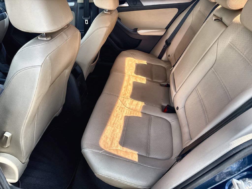 Used 2018 Volkswagen Jetta SE FWD image 16