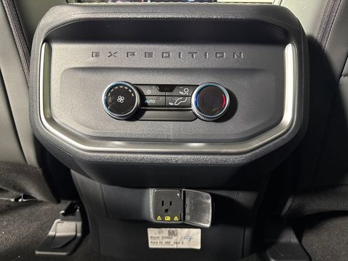 New 2026 Ford Expedition Max Active RWD image 31