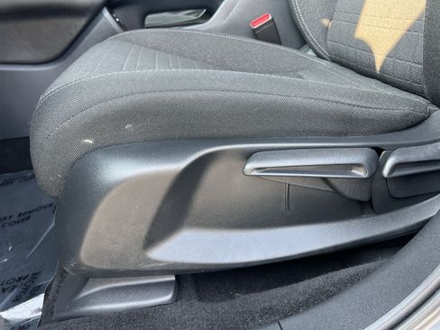 Used 2025 Honda HR-V LX image 14