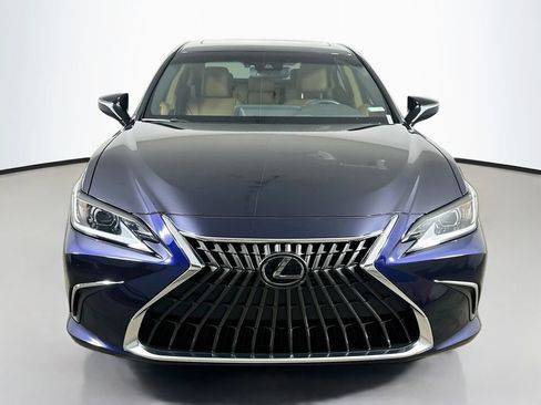 Used 2025 Lexus ES 300h w/ Premium Package FWD image 2