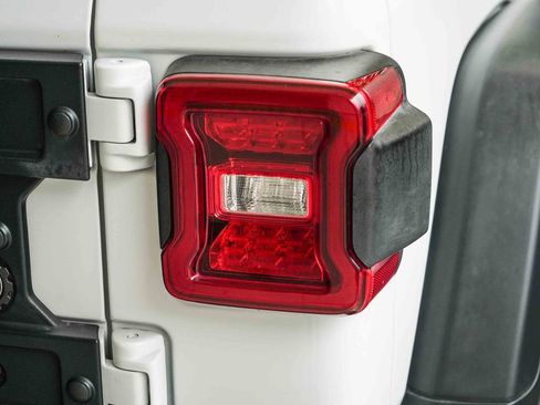 Used 2020 Jeep Wrangler Rubicon AWD/4WD image 7