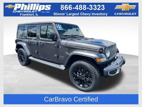 Used 2025 Jeep Wrangler Unlimited Sahara AWD/4WD image 1