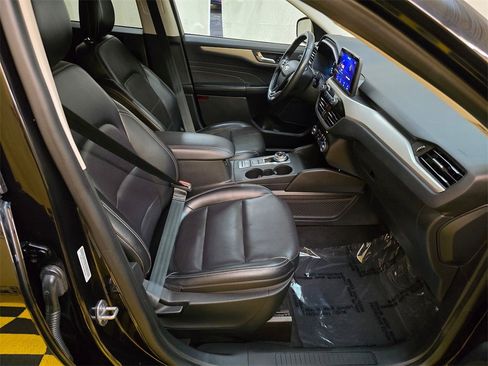 Used 2021 Ford Escape SEL image 13