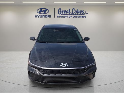 New 2026 Hyundai Elantra SE FWD image 2