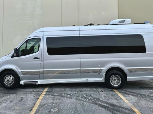 Used 2024 Mercedes-Benz Sprinter 3500 image 12