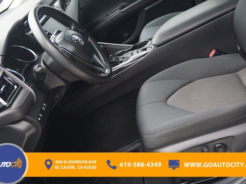 Used 2020 Toyota Camry LE FWD image 9