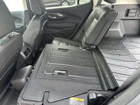 Used 2024 GMC Terrain Denali w/ Denali Premium Package AWD/4WD image 33