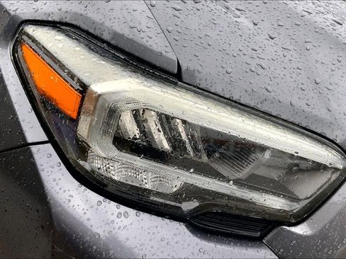 Used 2022 Toyota Tacoma TRD Off-Road image 26