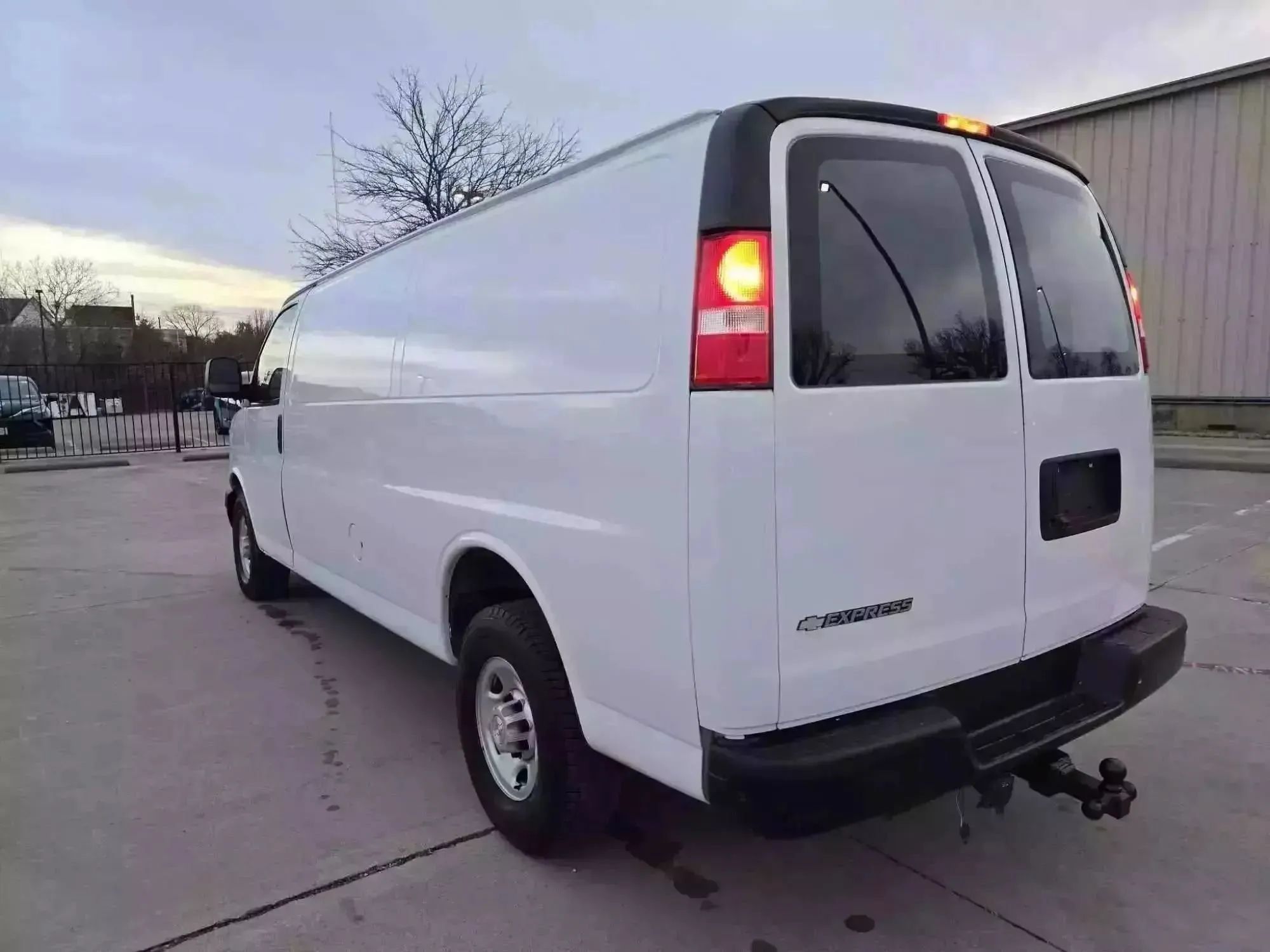 Used 2019 Chevrolet Express 2500 Extended w/ Driver Convenience Package RWD image 6