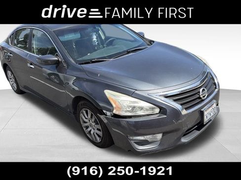 Used 2013 Nissan Altima 2.5 S FWD image 1
