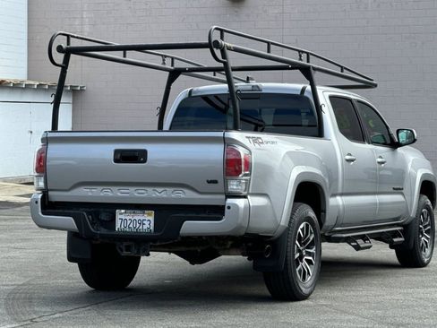 Used 2021 Toyota Tacoma TRD Sport w/ Technology Package image 3