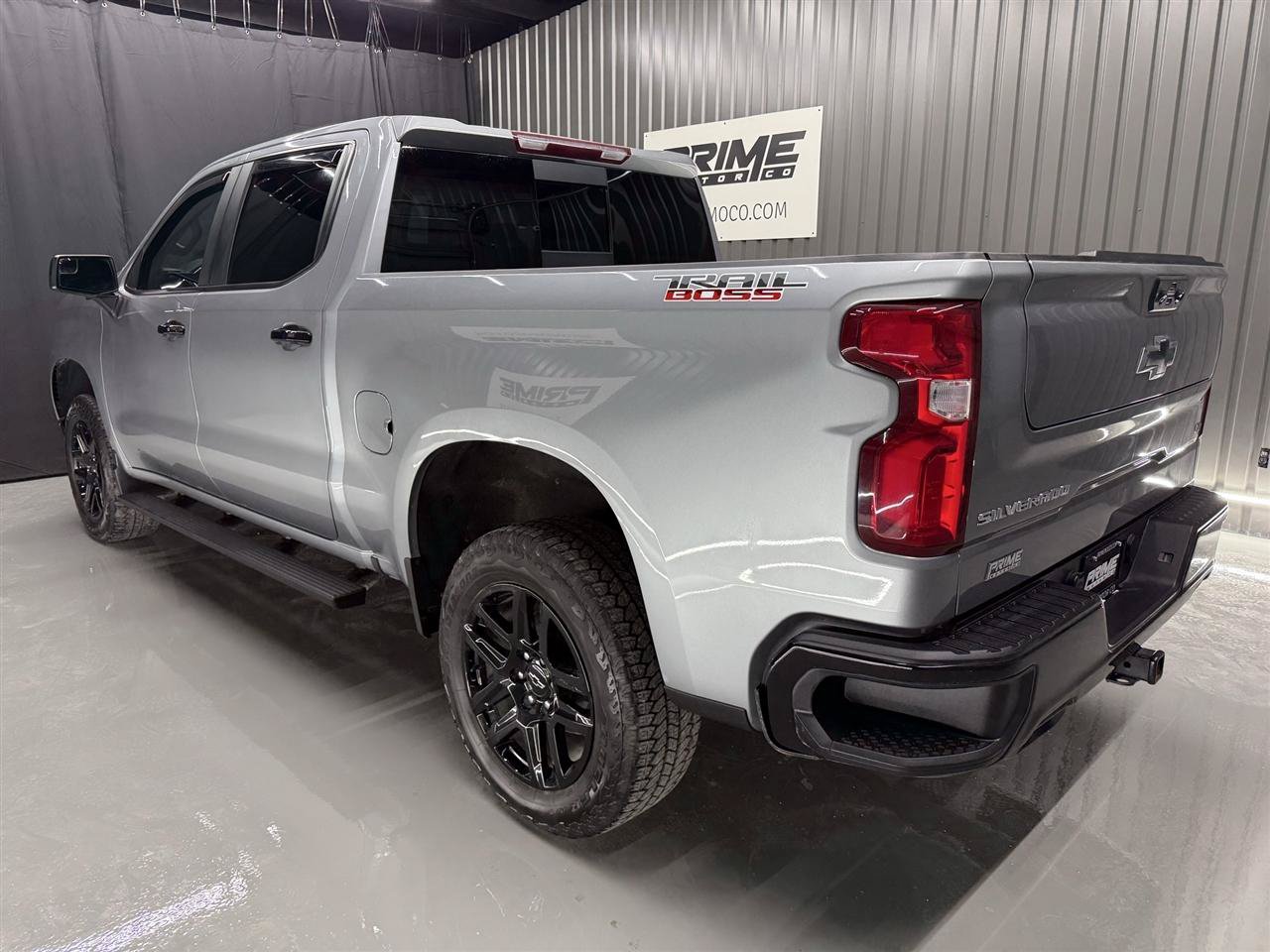 Used 2024 Chevrolet Silverado 1500 LT Trail Boss w/ Convenience Package II AWD/4WD image 4