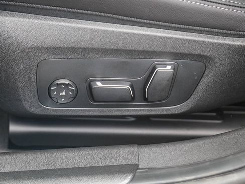 New 2026 BMW 330i Sedan w/ M Sport Package RWD image 17