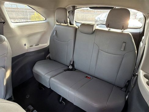 Used 2024 Toyota Sienna XLE image 24