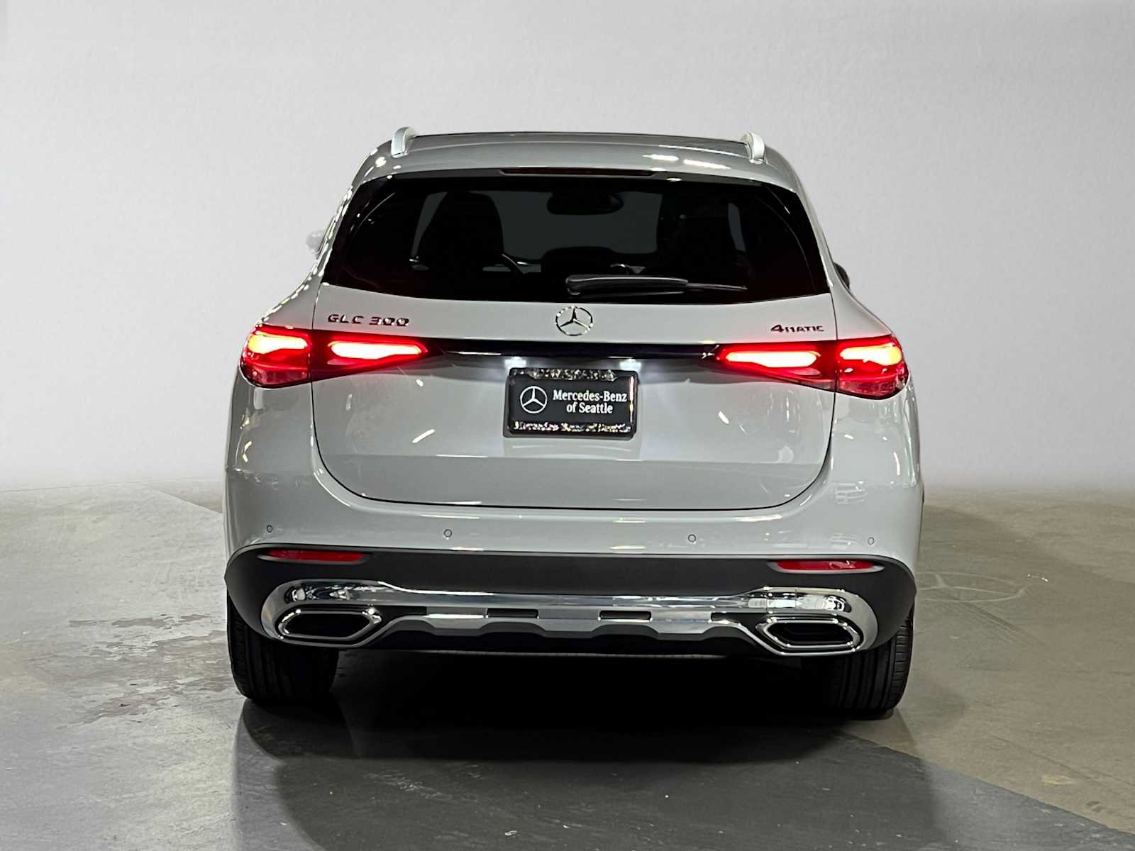 Used 2026 Mercedes-Benz GLC 300 4MATIC image 4